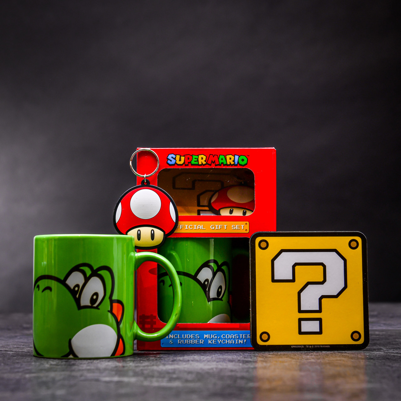 Dárková sada Super Mario -  Yoshi - hrnek, klíčenka a podtácek