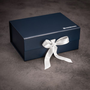 Giftboxeo darčekový box (royal blue) - Plné sušeného ovocia