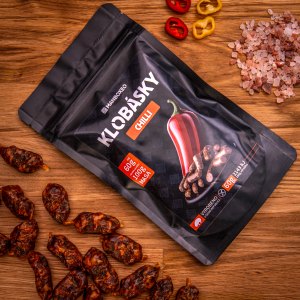 Údené klobásky s jemne pálivou príchuťou CHILLI 60g