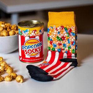 Unikátne veselé Popcornové ponožky v plechovke - červenobiele