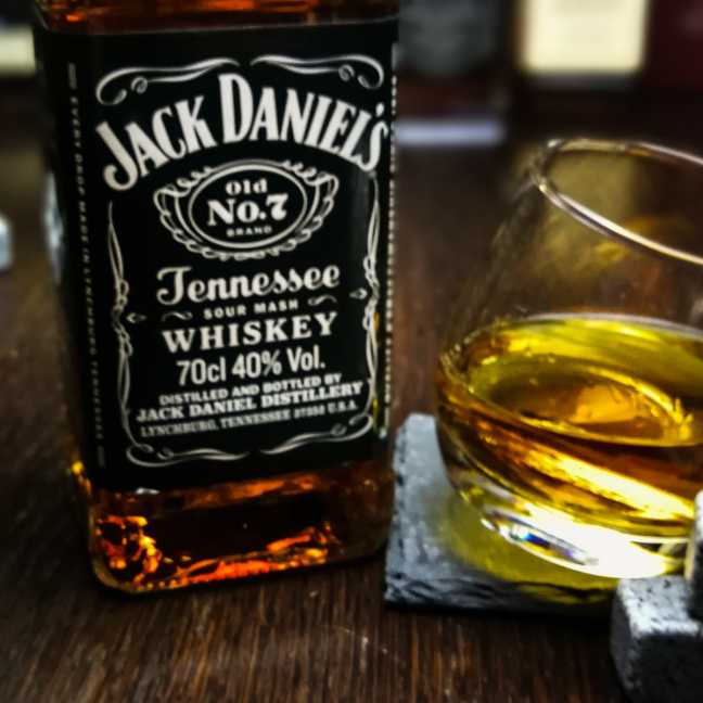 Jack Daniel's Tennessee Whiskey 40%, 0,7 l