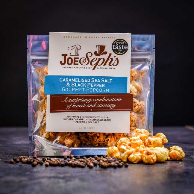 7× Luxusný popcorn Joe & Seph's so skaramelizovanou soľou a čiernym korením 32 g