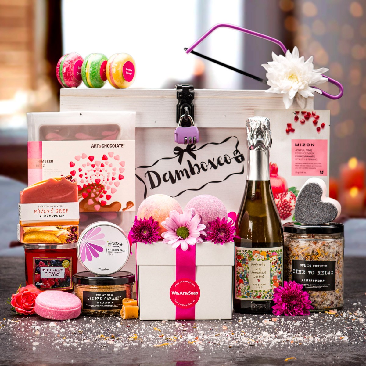 Darčeková Wellness Truhlica | Darček pro mamu, ženu, kamaratku, babku | Darček k narodeninám | Darčekový mystery box, kôš