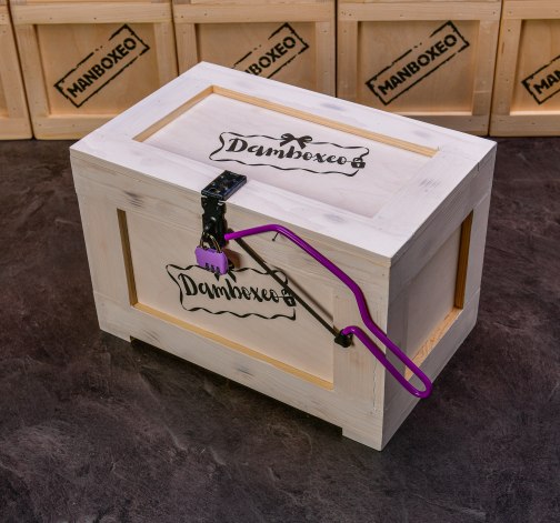 E-shop Prázdna truhlica so zámočkom a pílkou biela